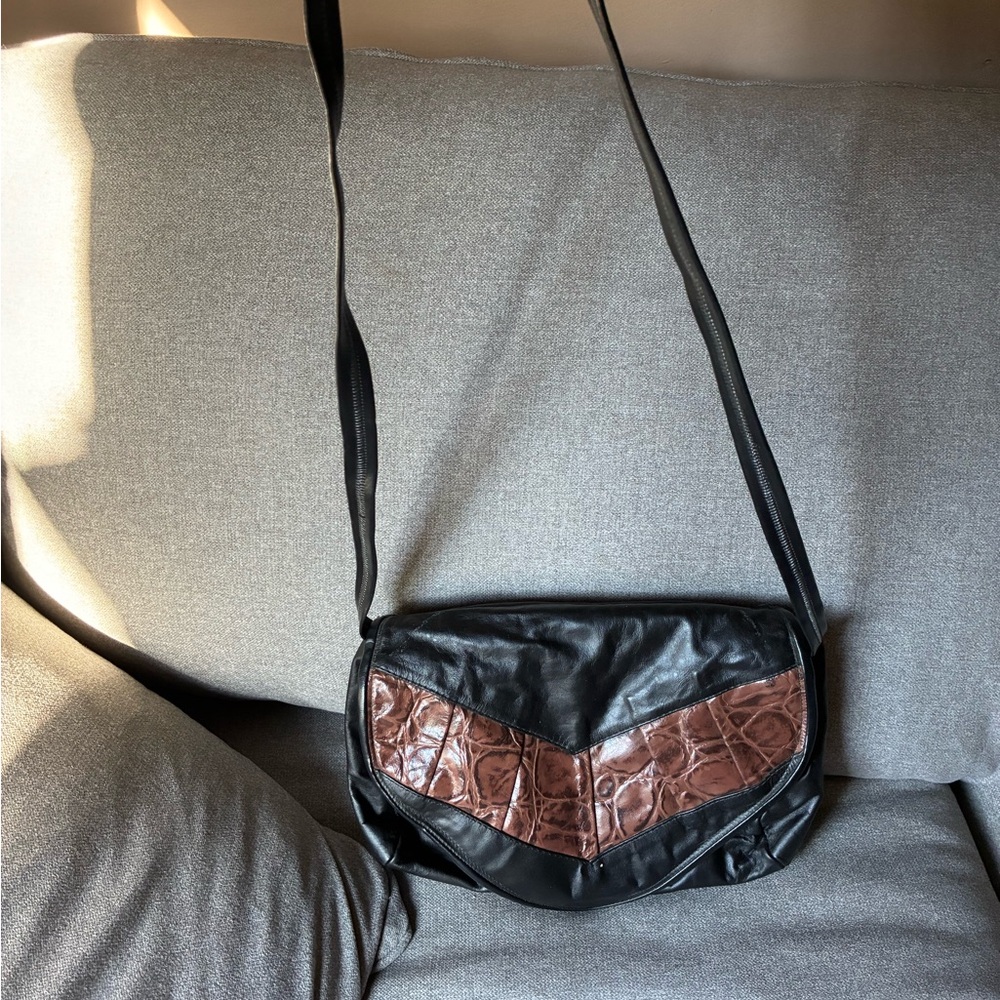 Elegant Black and Brown Leather Shoulder Bag